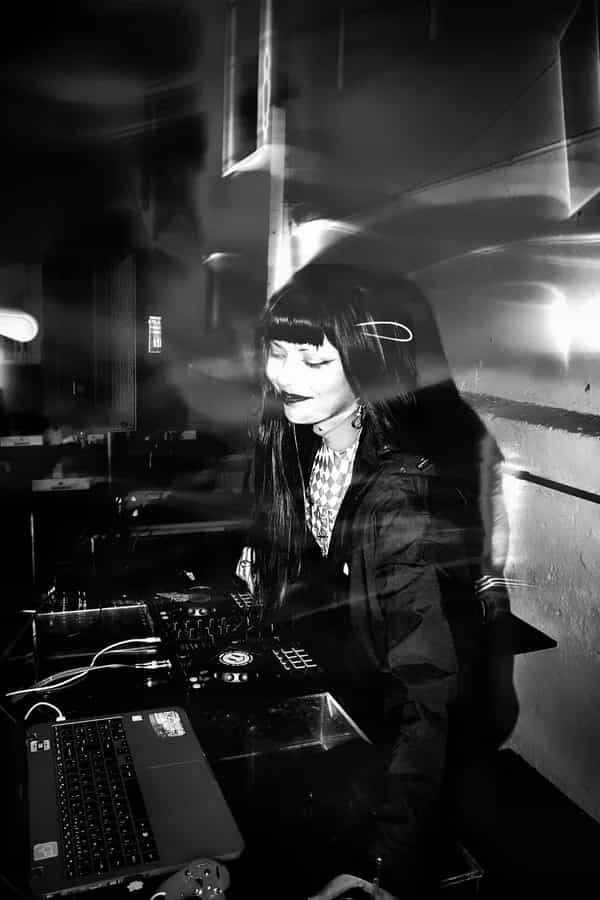 Ritmoz invites XOANNA