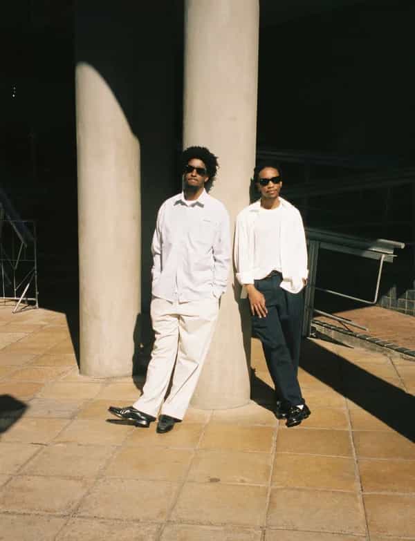 CIRCLES & SQUARES RADIO