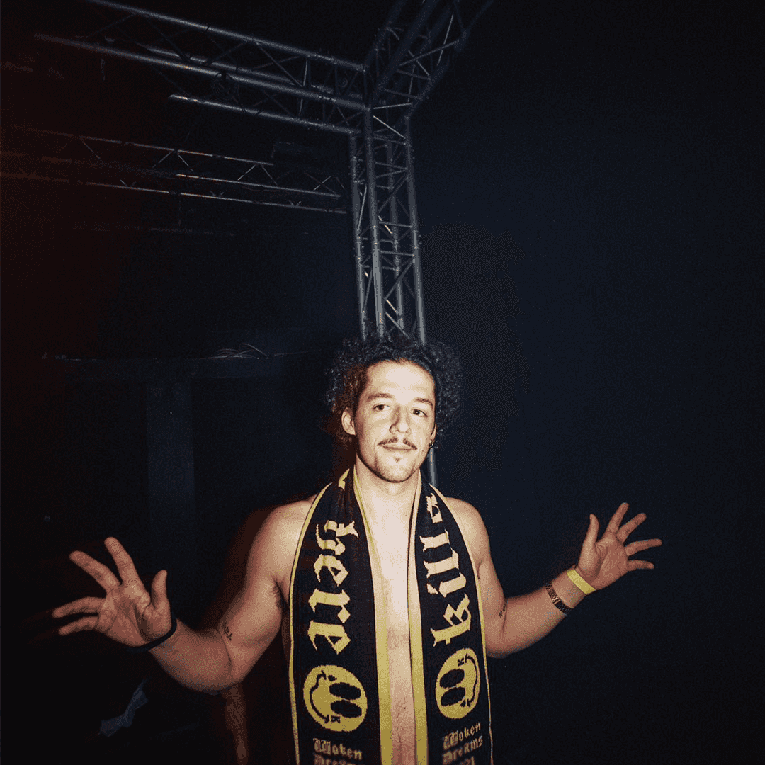 Dogzout & Friends invites Daviaa & LUVB33