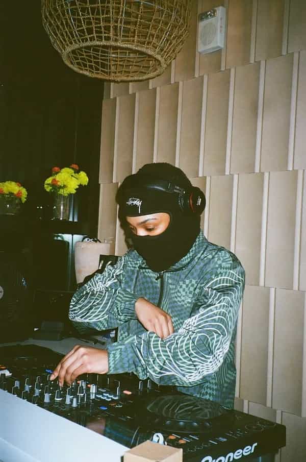 Hochi Runs Radio invites Taylor Spenxer