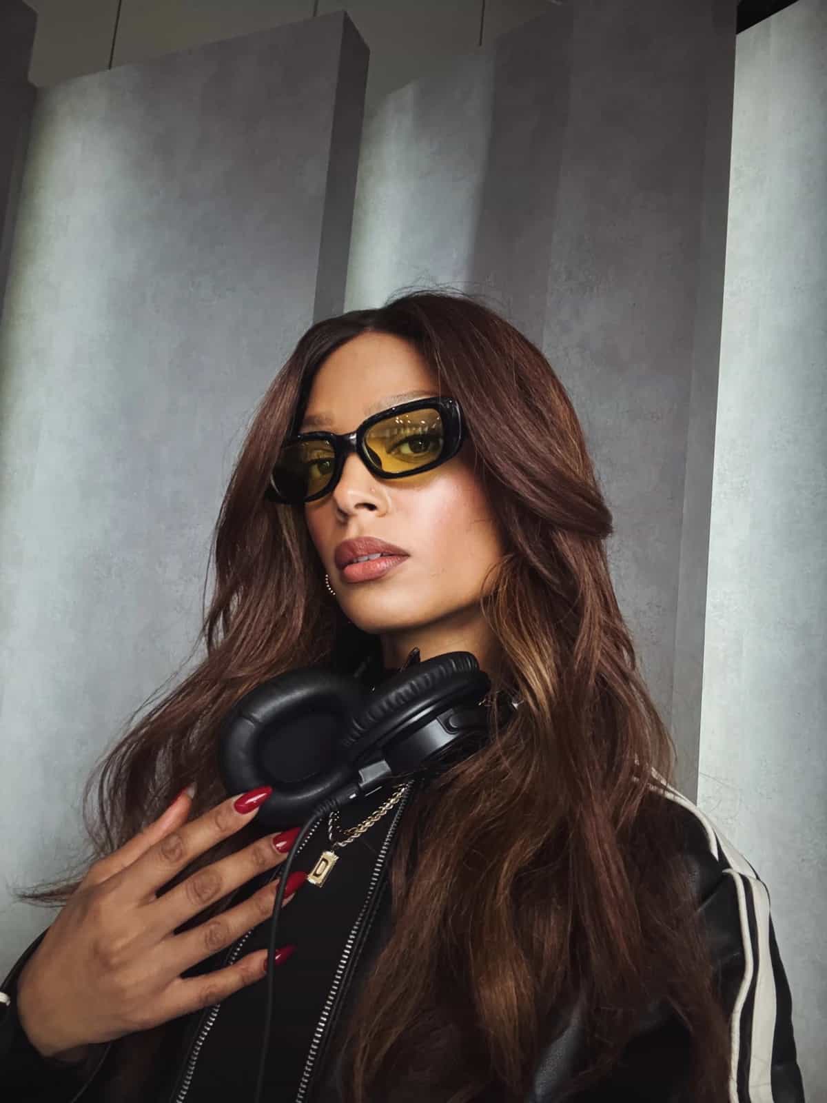 Long Distance invites Sibby Liv 