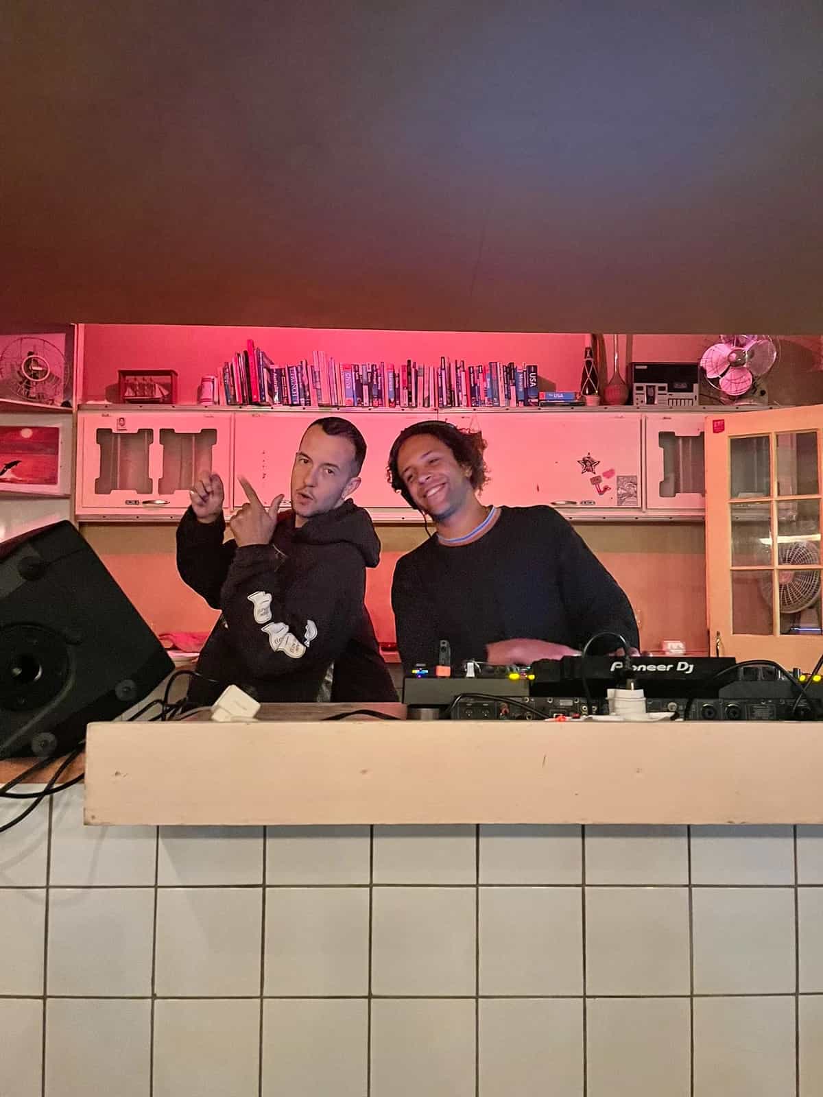 Zwana invites Chocolate Sinclair