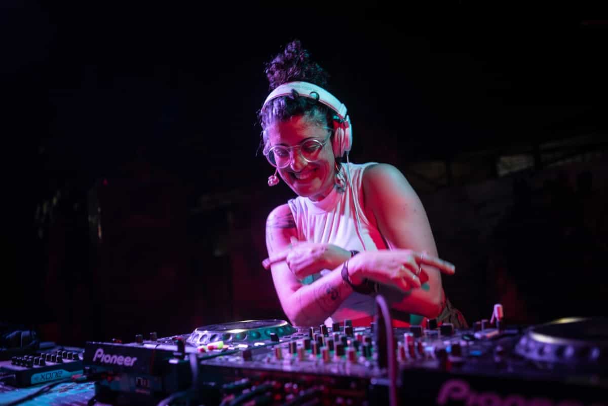 ELECTRAFRIQUE invites La Dame