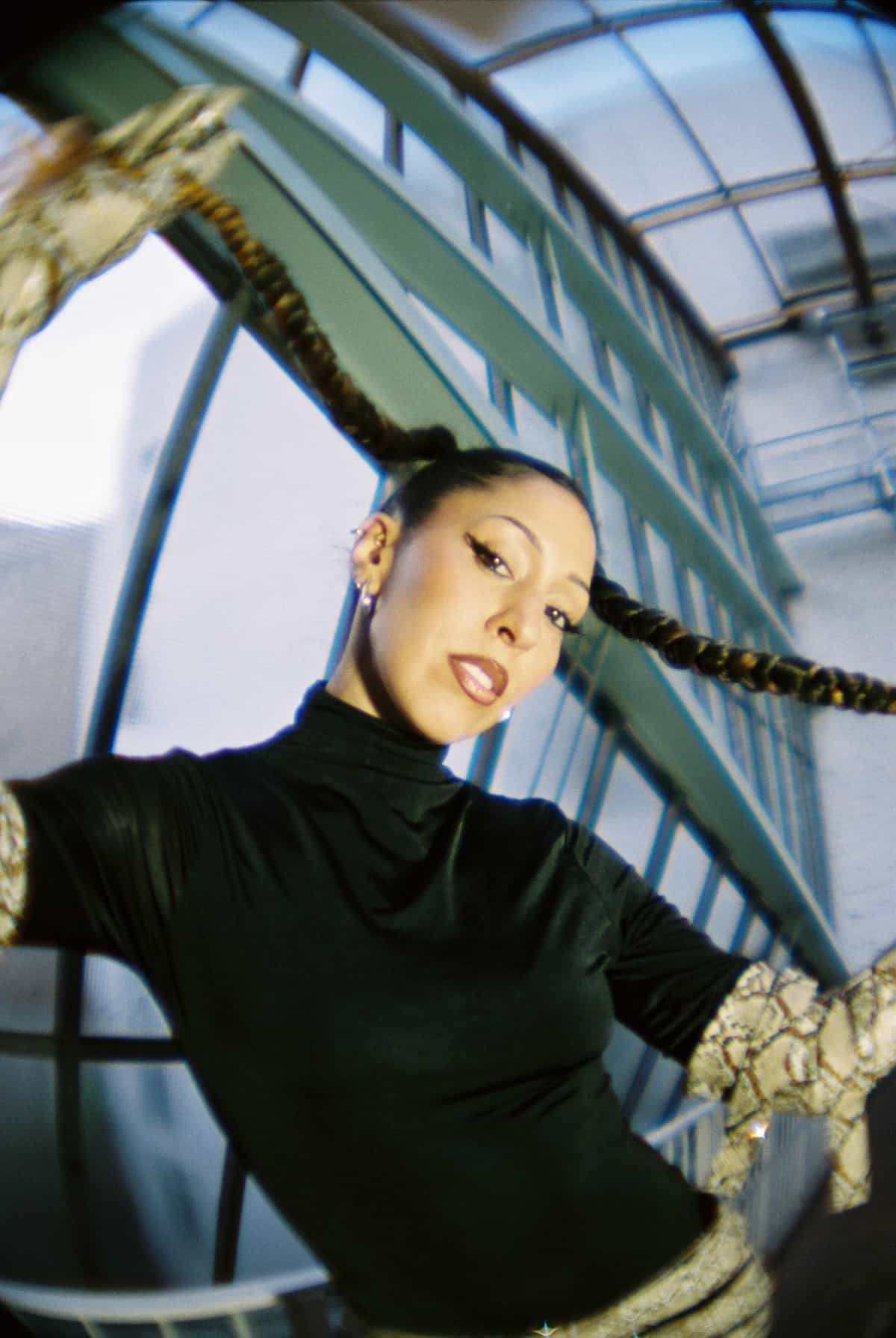 Ochun Radio invites MEG10