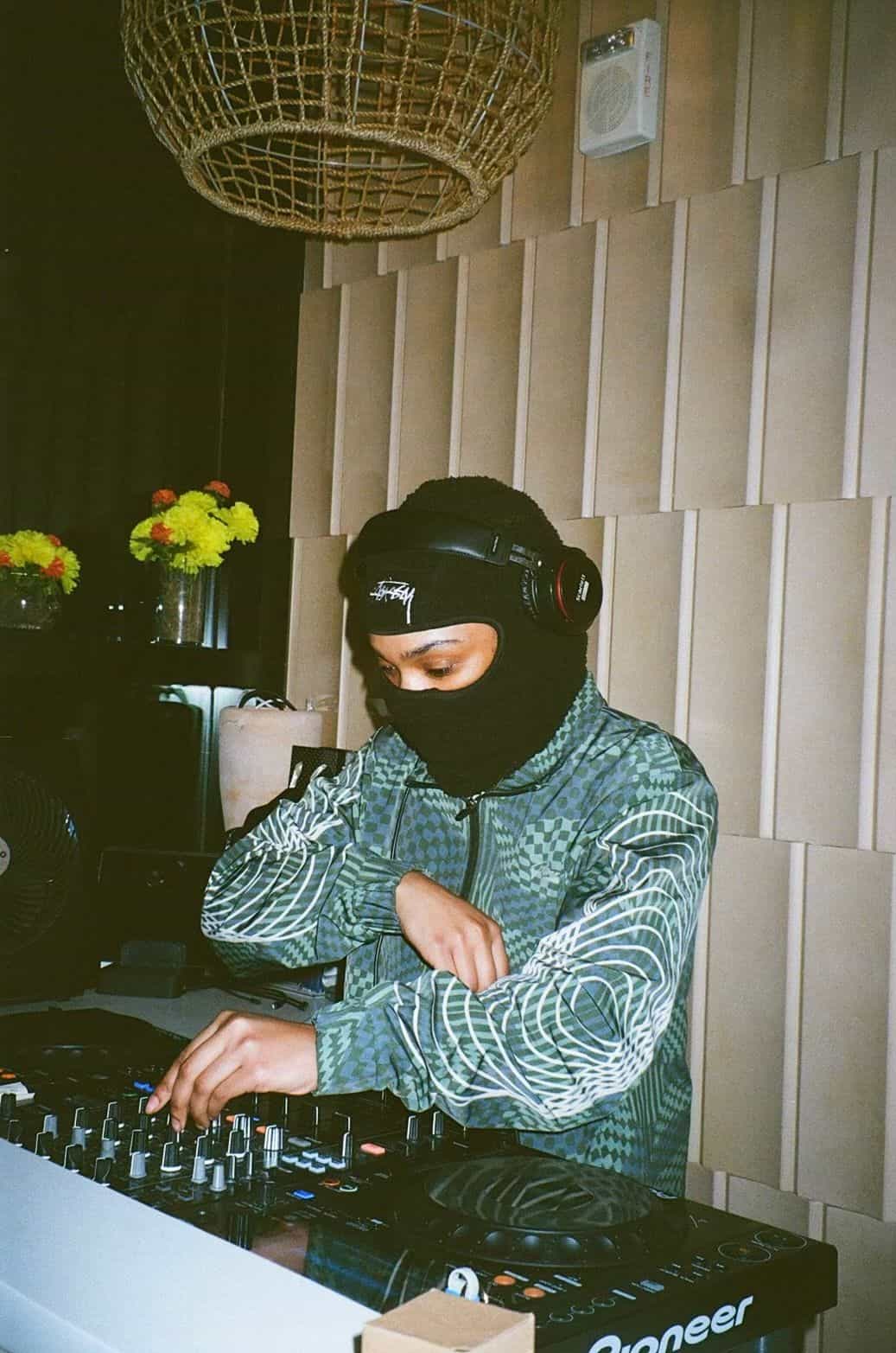 Hochi Runs Radio invites Taylor Spenxer